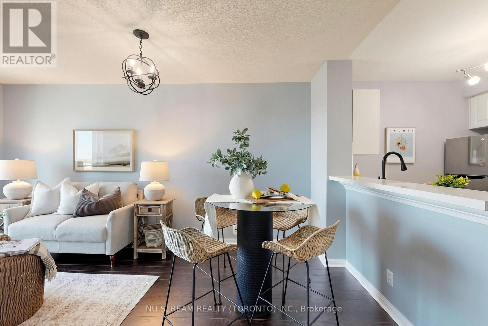 #1002 1 LEE CENTRE DRIVE - 11
