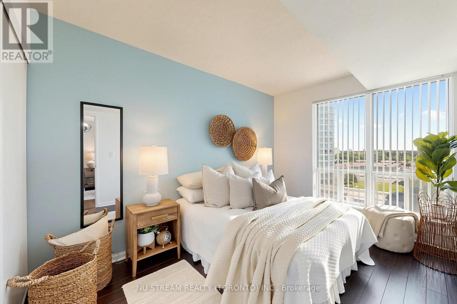 #1002 1 LEE CENTRE DRIVE - 19