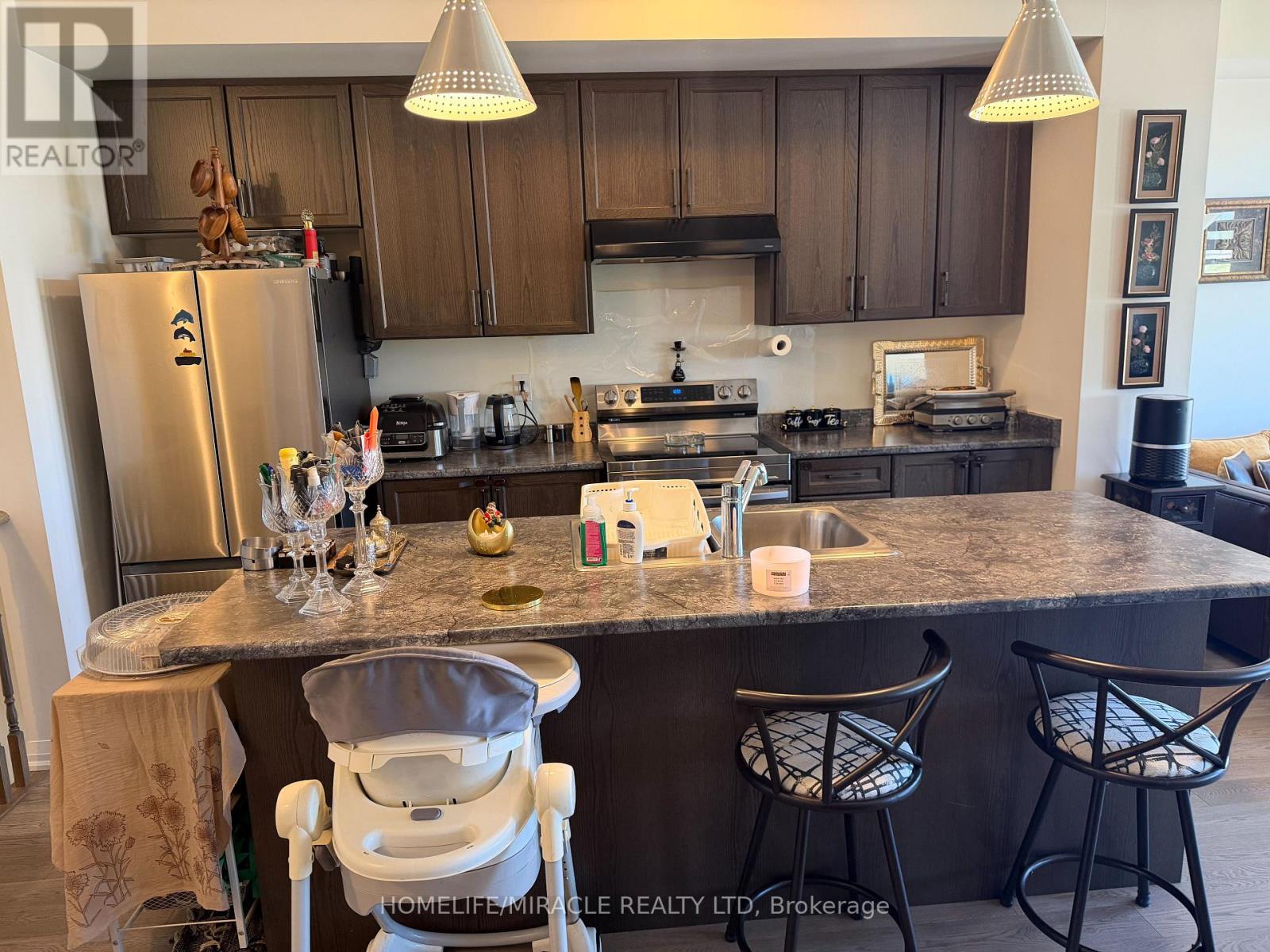 27 CENTRAL MKT DRIVE - 5