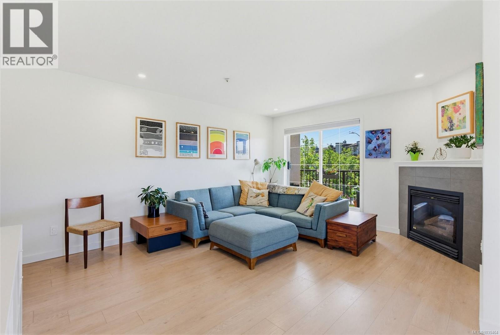 202 1246 Fairfield Road, Victoria