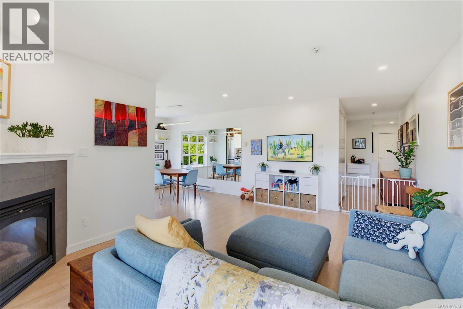 202 1246 Fairfield Road, Victoria