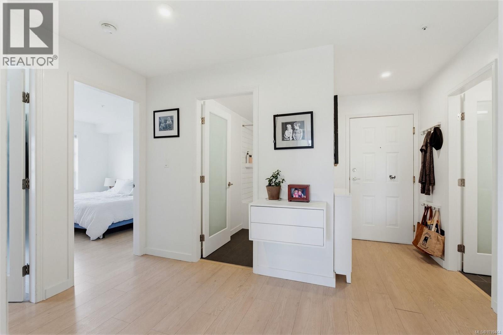 #202 1246 Fairfield Rd - 11
