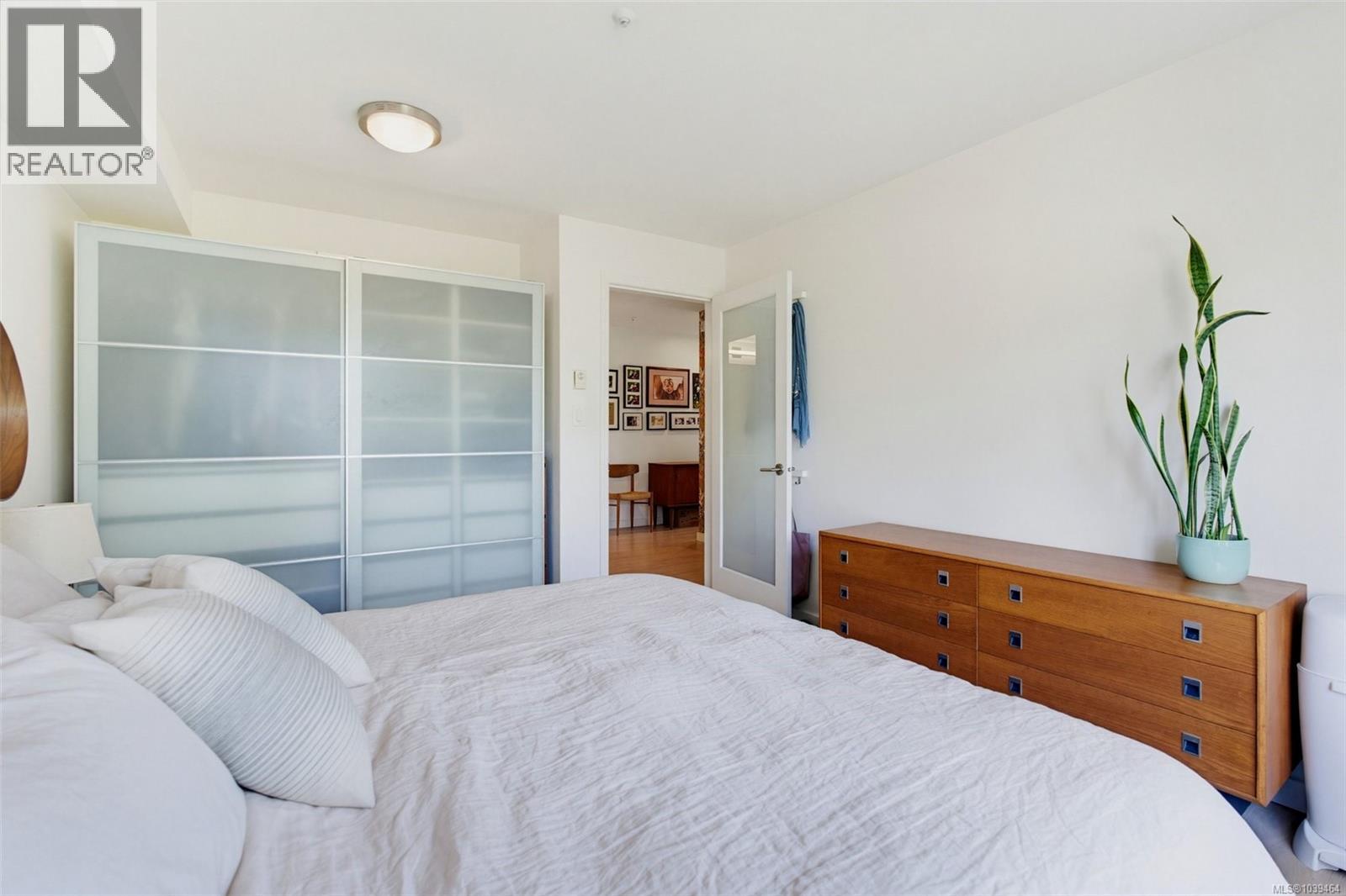 202 1246 Fairfield Road, Victoria