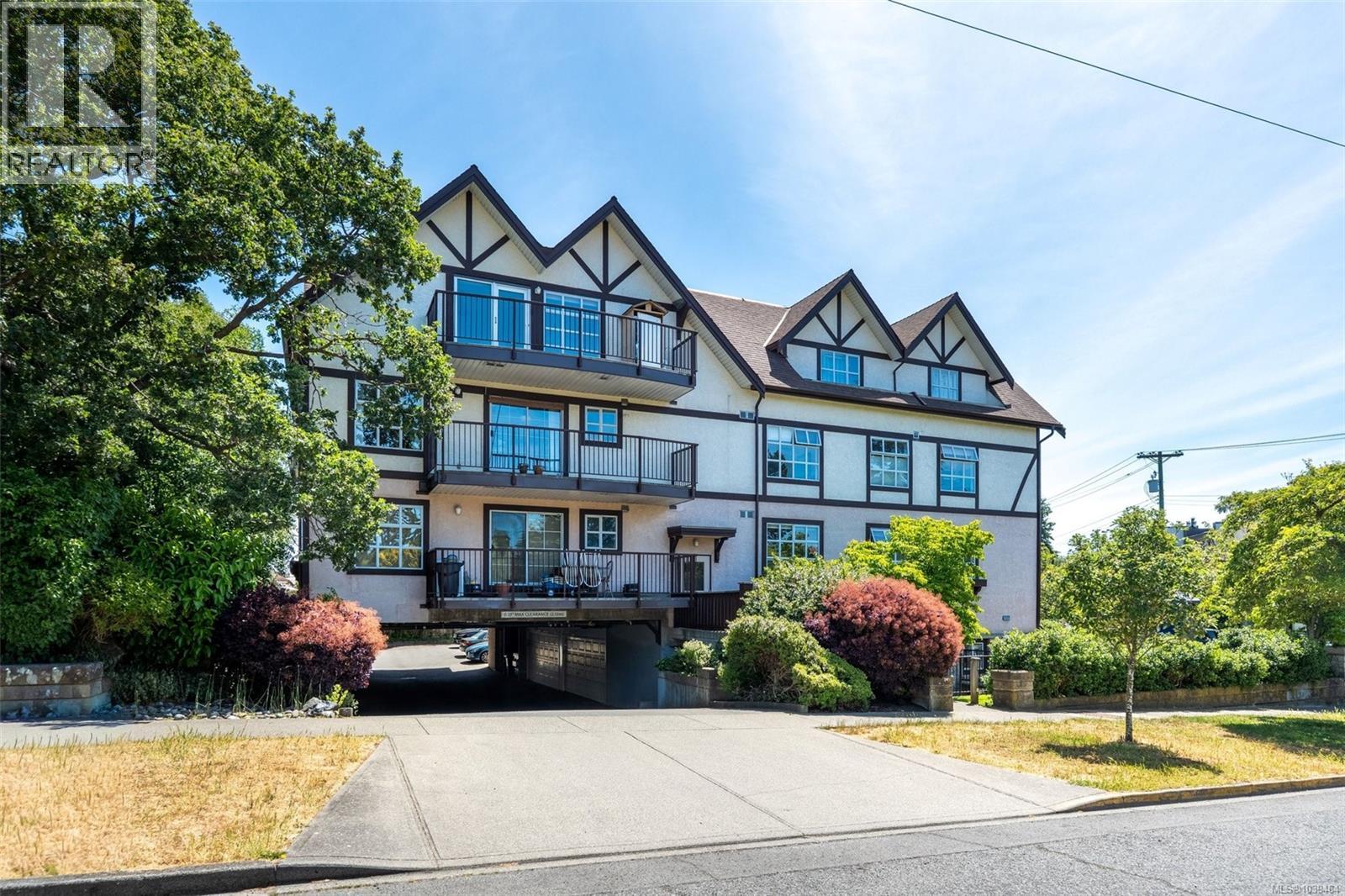 #202 1246 Fairfield Rd - 41