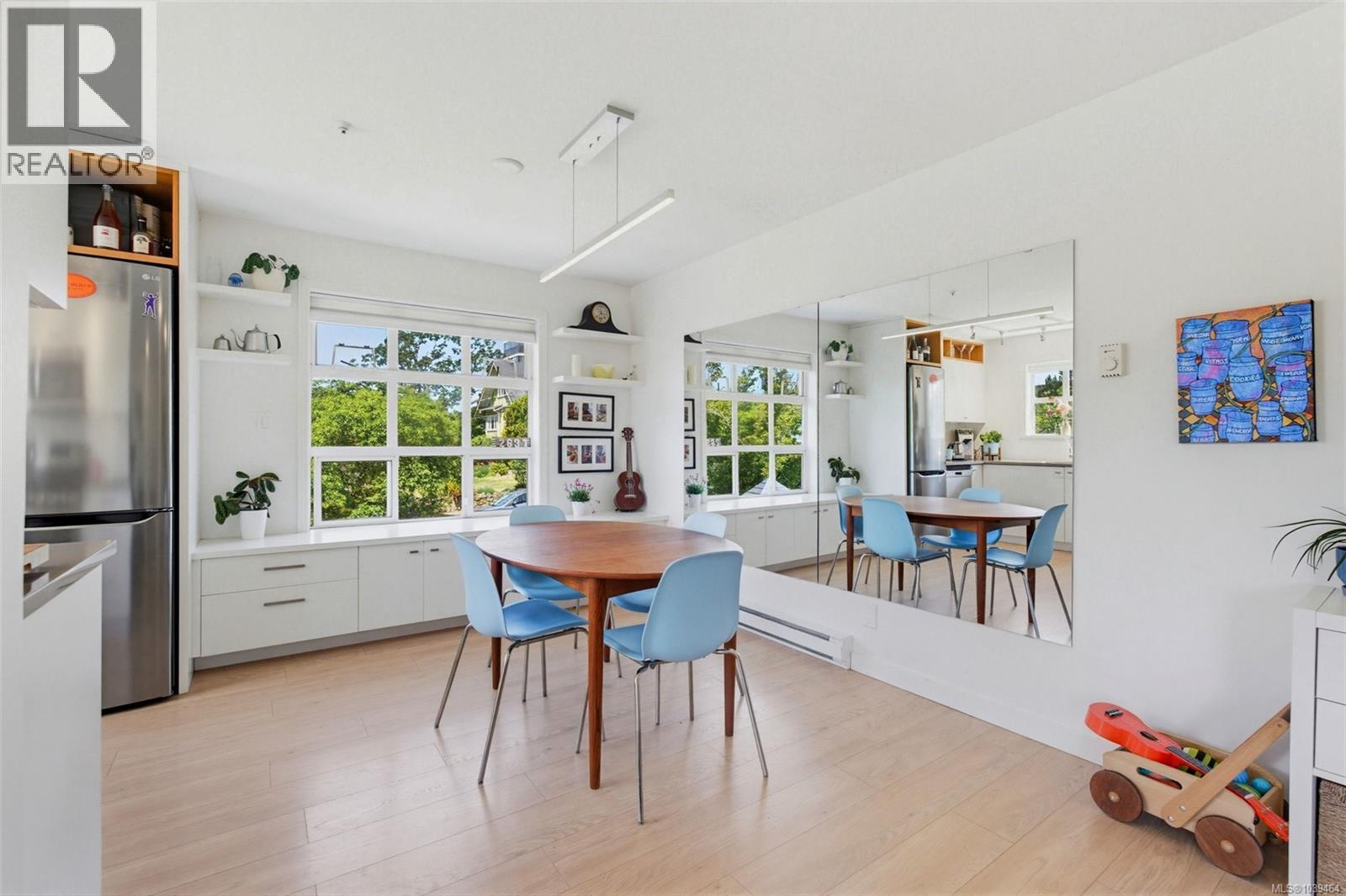 202 1246 Fairfield Road, Victoria