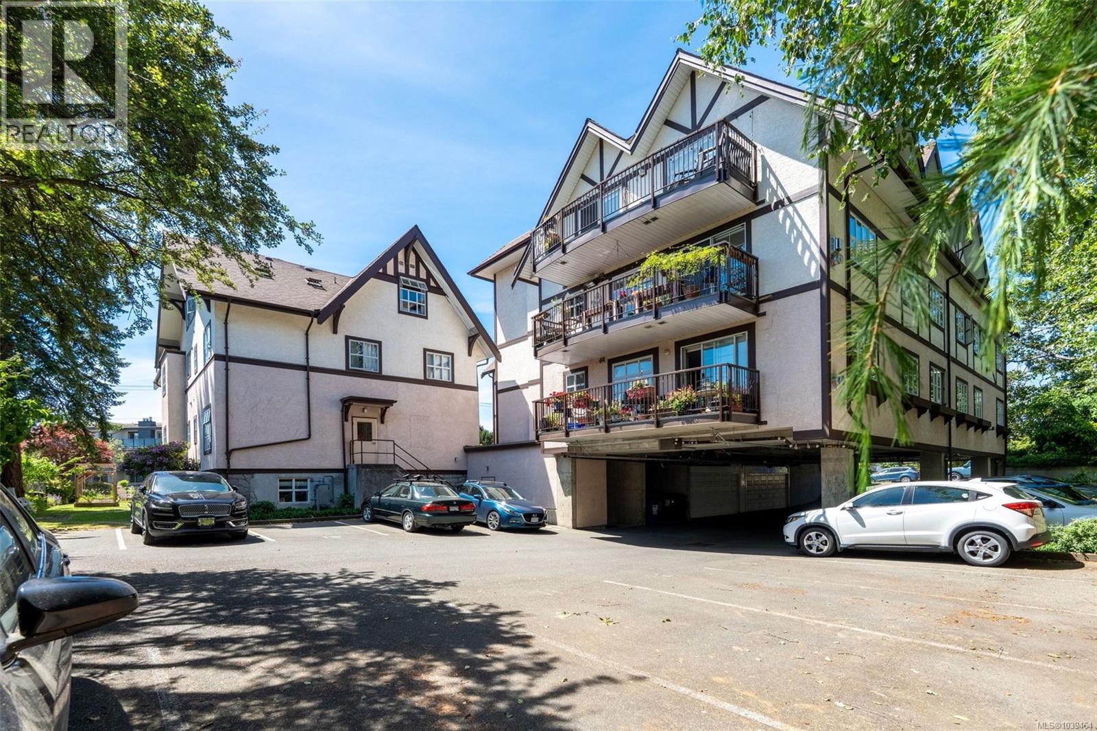 #202 1246 Fairfield Rd - 36