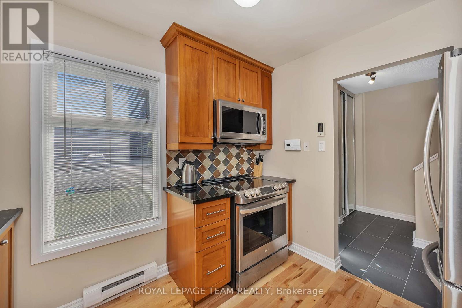 #25 3105 STOCKTON DRIVE - 17