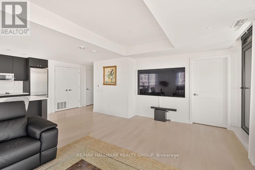 #2102 180 GEORGE STREET - 17
