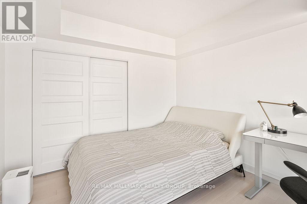 #2102 180 GEORGE STREET - 22
