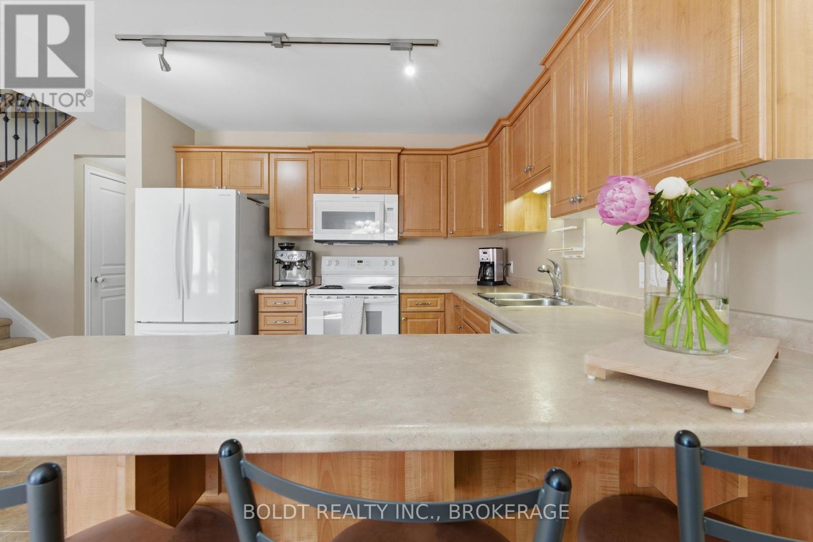 10 FLYNN COURT - 14