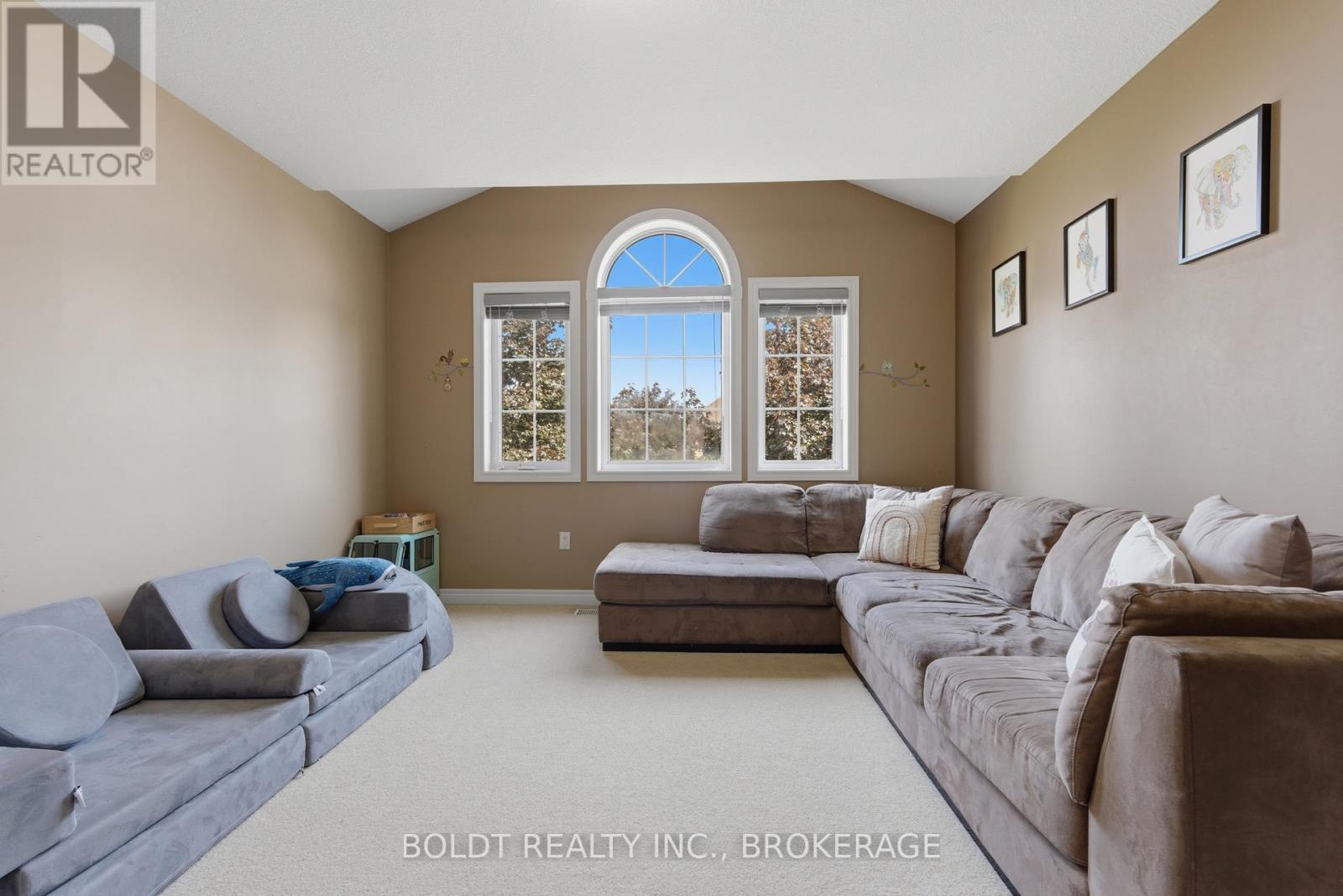 10 FLYNN COURT - 19