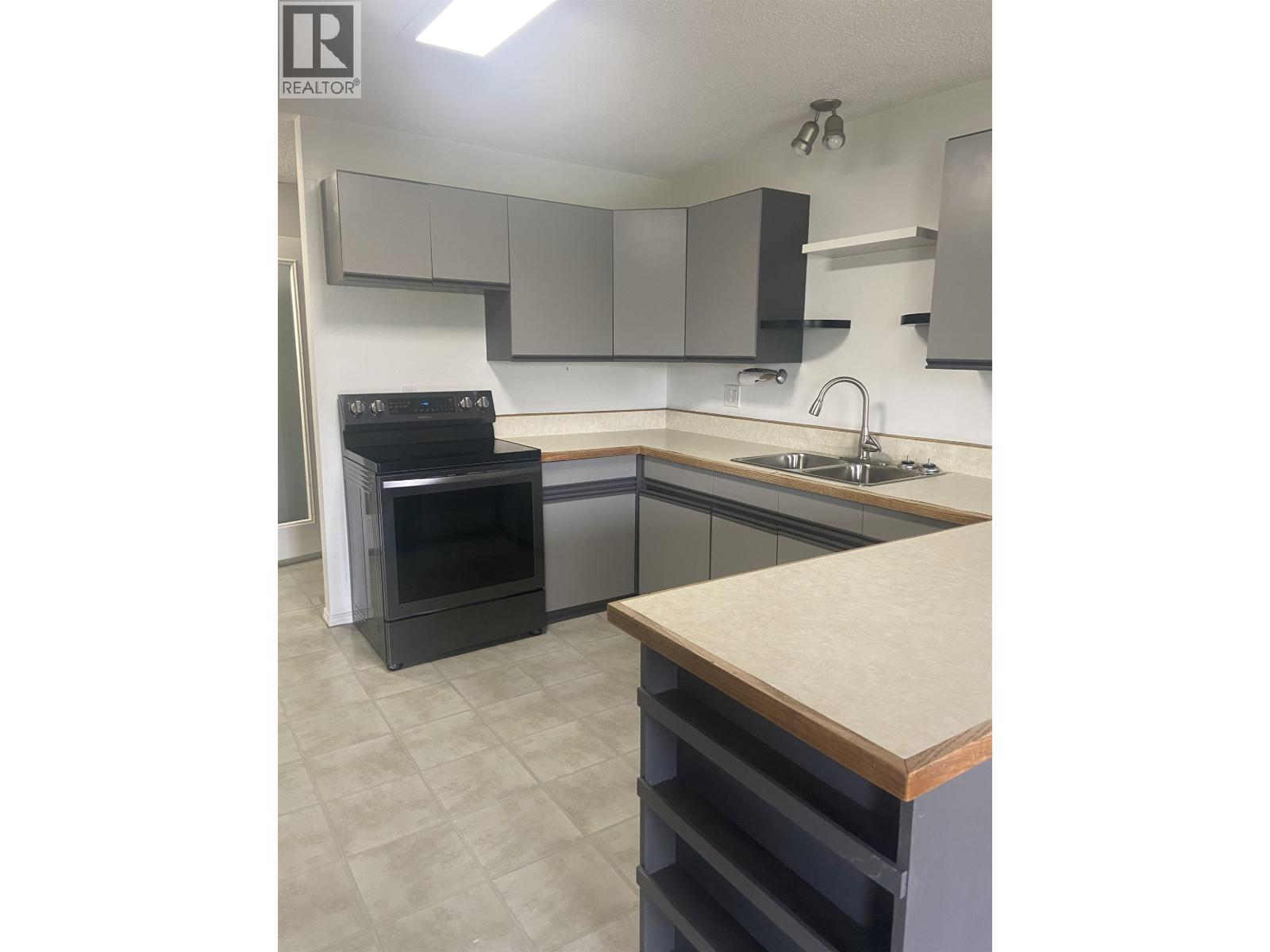 10856 102 STREET - Image 3