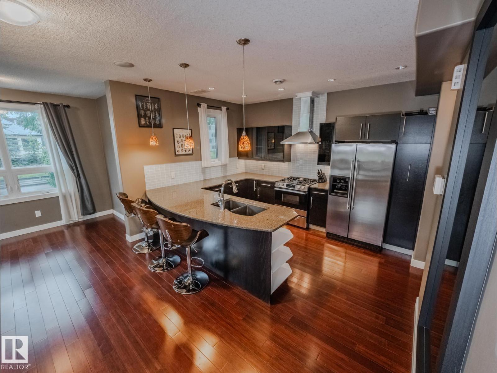 8306 108 ST NW - 11