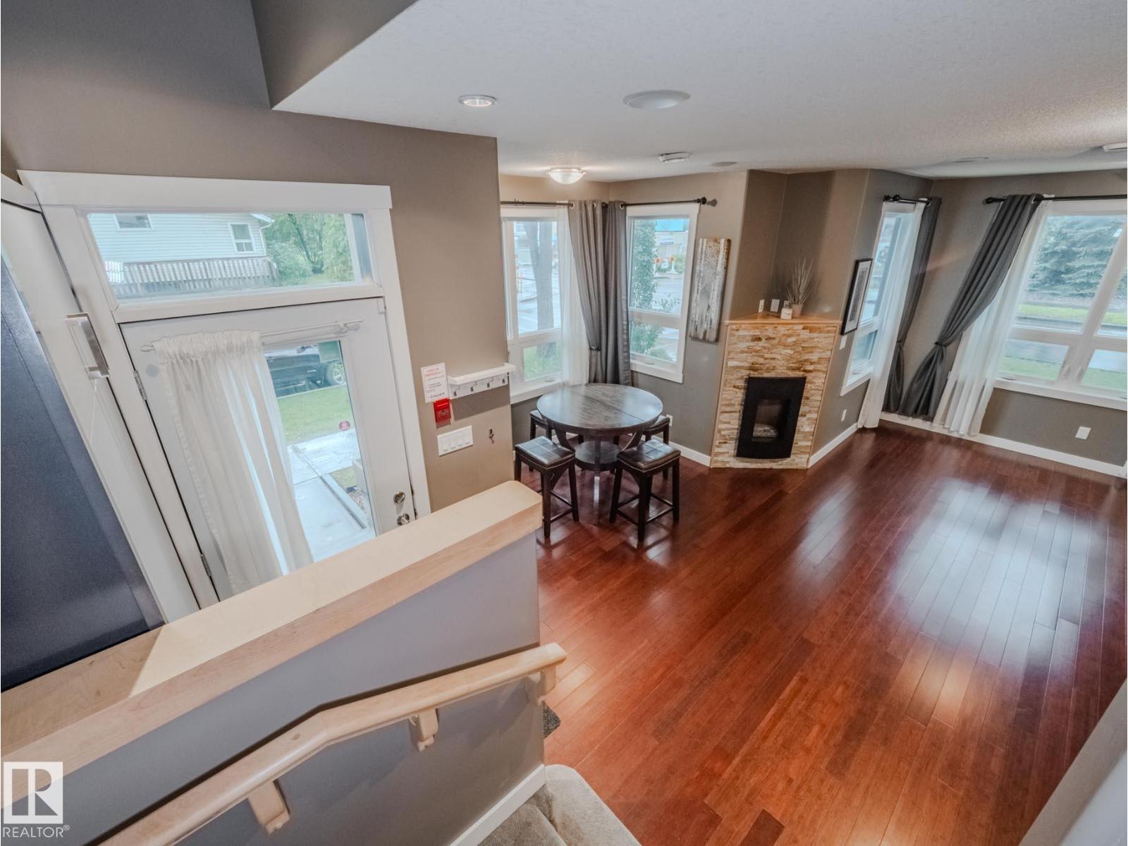 8306 108 ST NW - 36