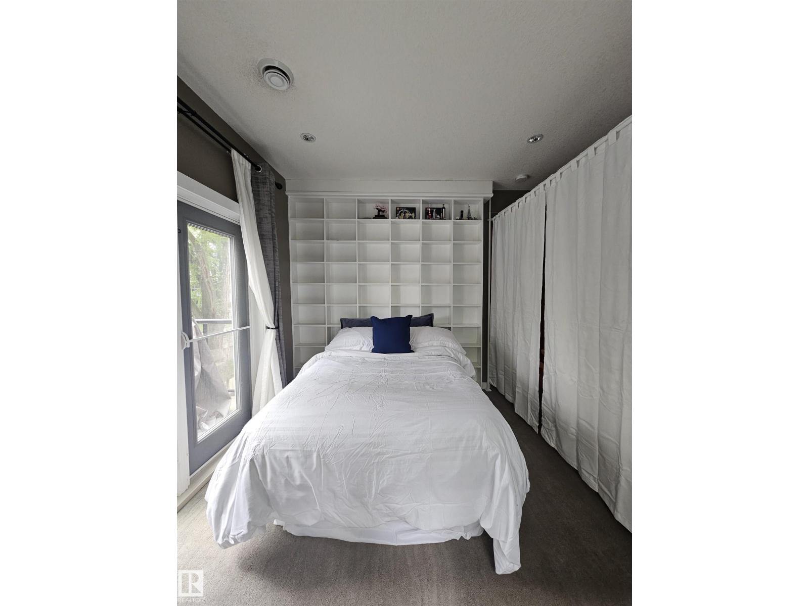 8306 108 ST NW - 45