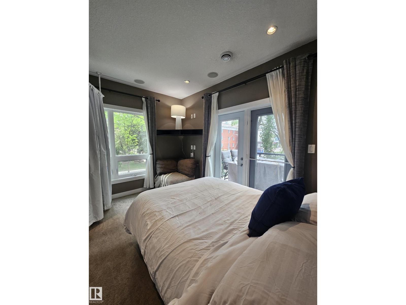 8306 108 ST NW - 46