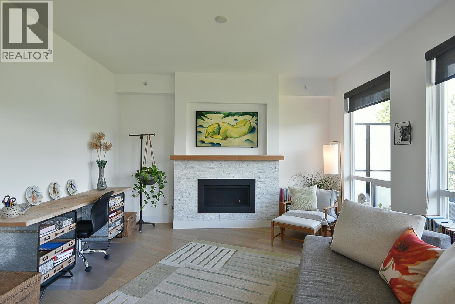 302 5780 MARINE WAY, Sechelt