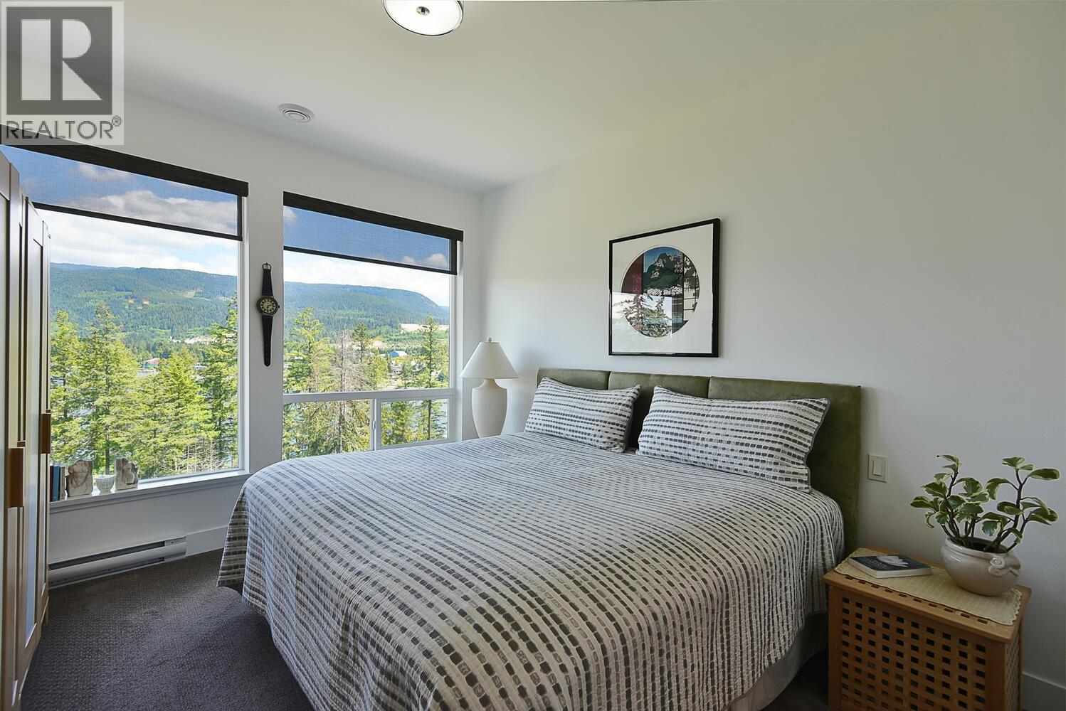 302 5780 MARINE WAY, Sechelt