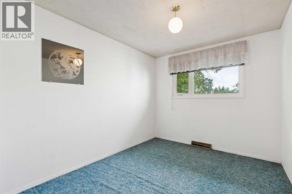 918 38 Street SE - 13