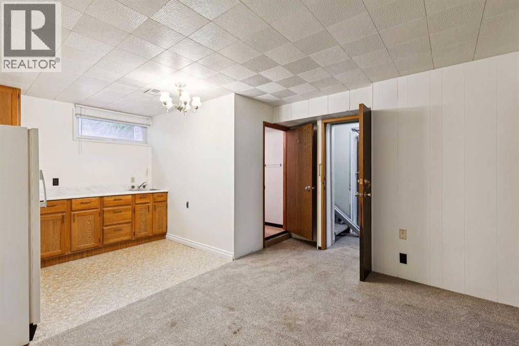 918 38 Street SE - 19