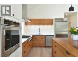 1860 Arboretum Drive, Gibsons, BC V0N1V6 Photo 11