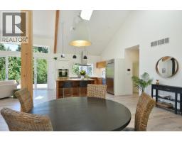 1860 Arboretum Drive, Gibsons, BC V0N1V6 Photo 13