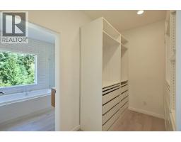 1860 Arboretum Drive, Gibsons, BC V0N1V6 Photo 15