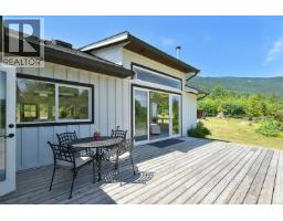 1860 Arboretum Drive, Gibsons, BC V0N1V6 Photo 18