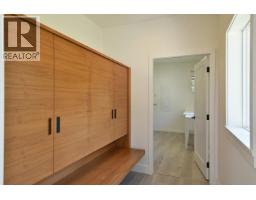 1860 Arboretum Drive, Gibsons, BC V0N1V6 Photo 25