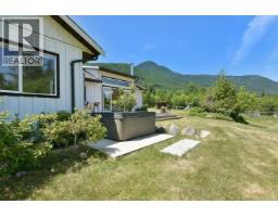 1860 Arboretum Drive, Gibsons, BC V0N1V6 Photo 28