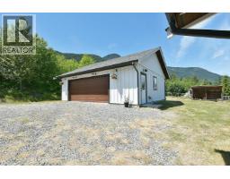 1860 Arboretum Drive, Gibsons, BC V0N1V6 Photo 29