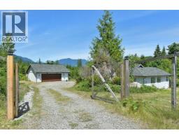 1860 Arboretum Drive, Gibsons, BC V0N1V6 Photo 32