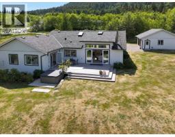 1860 Arboretum Drive, Gibsons, BC V0N1V6 Photo 36
