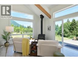 1860 Arboretum Drive, Gibsons, BC V0N1V6 Photo 7