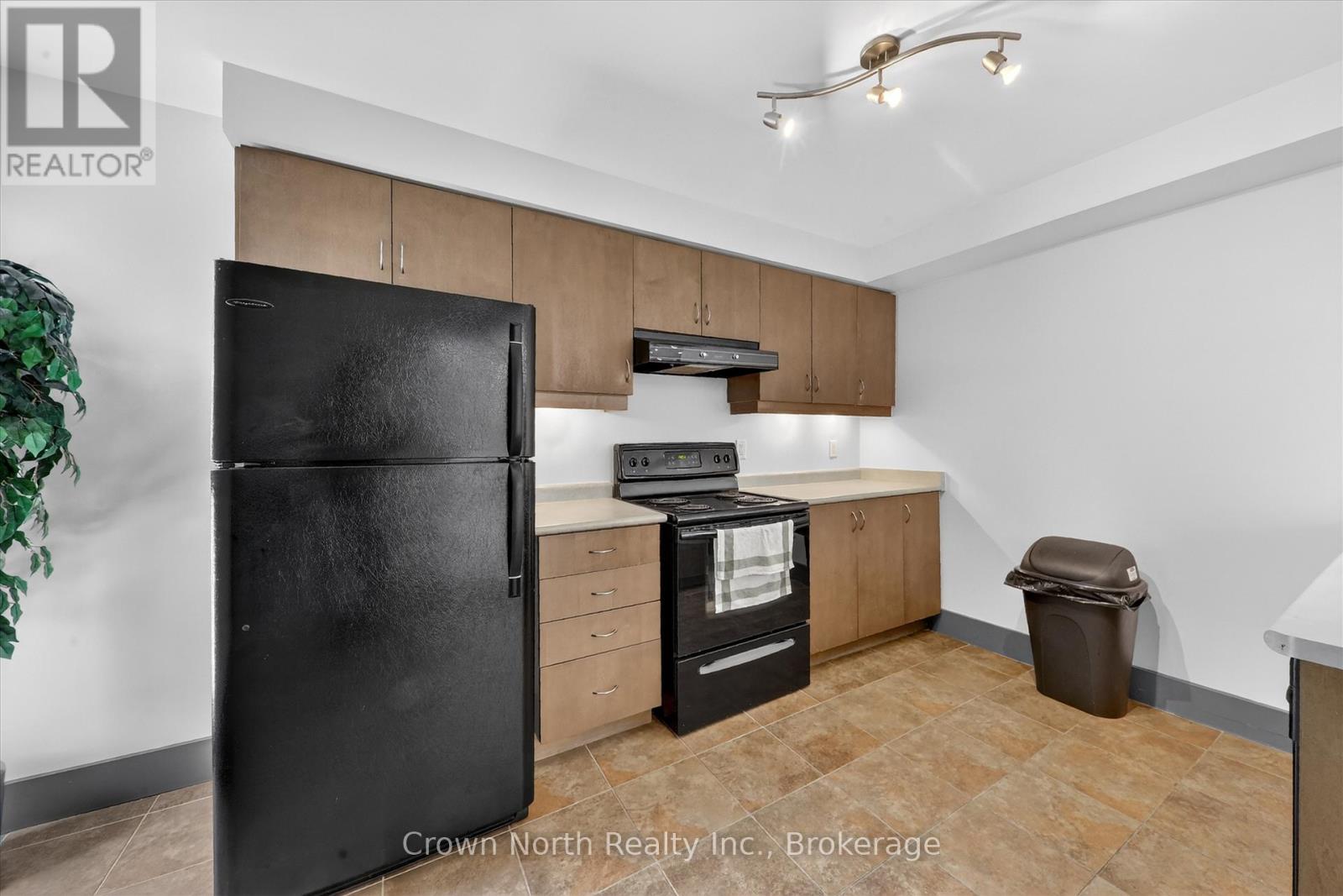 #215 601 KINGSTON ROAD - 27
