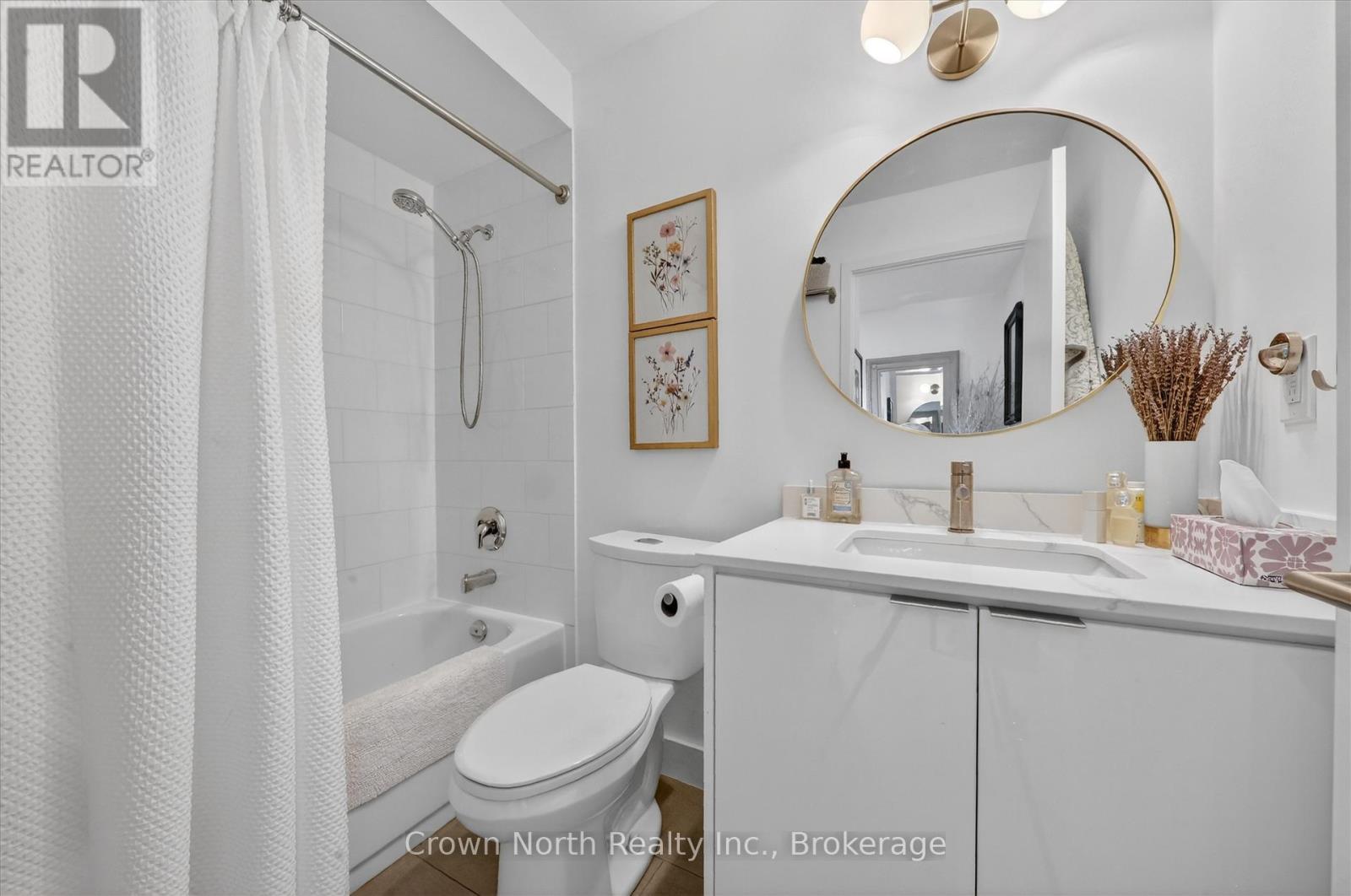 #215 601 KINGSTON ROAD - 4