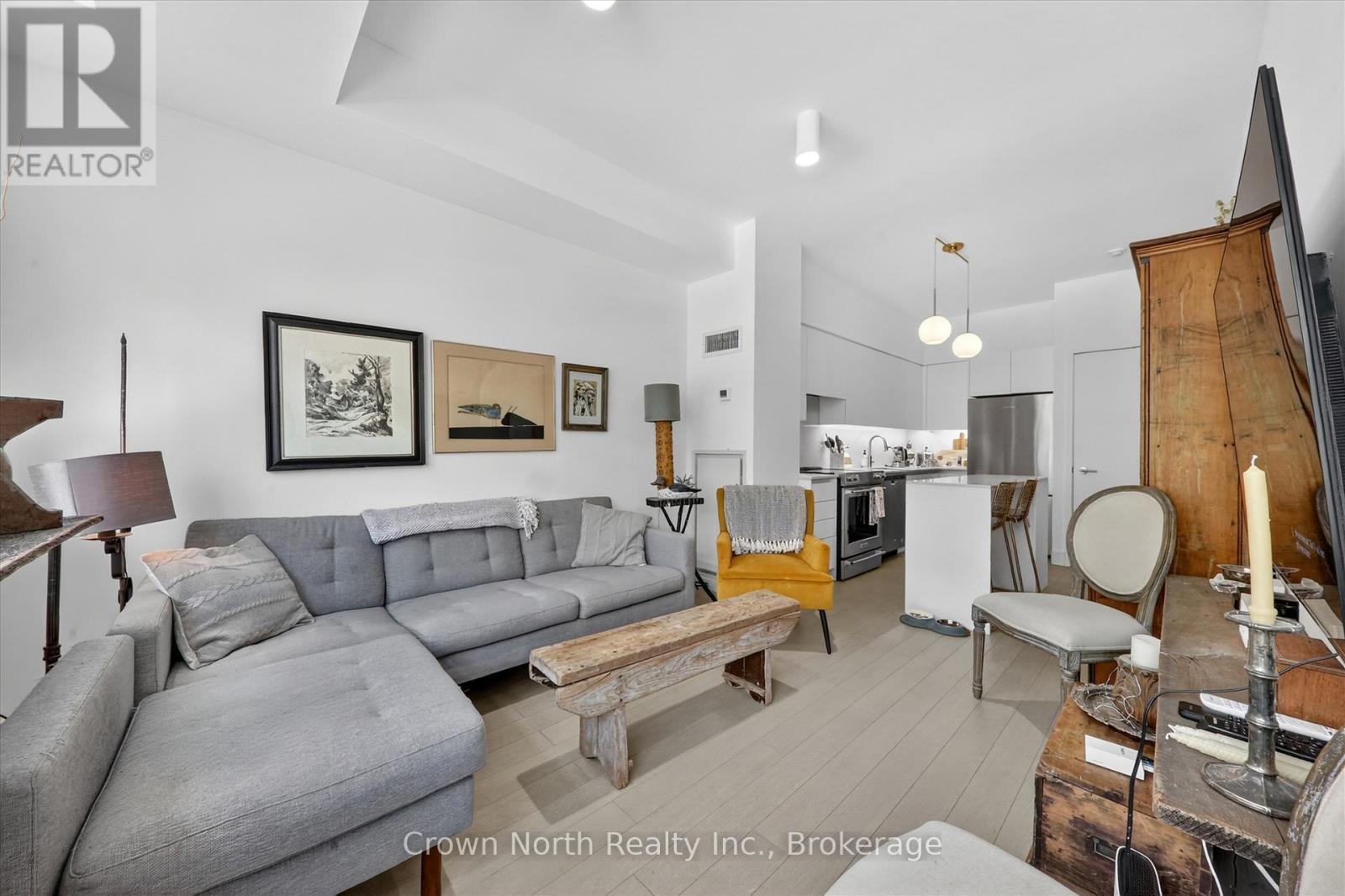 #215 601 KINGSTON ROAD - 7