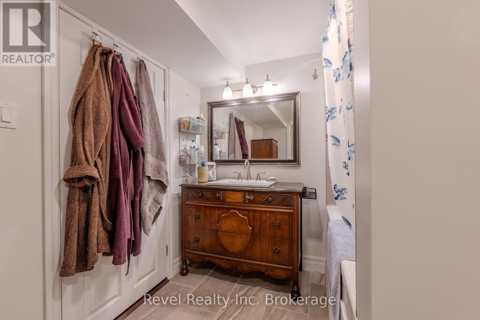 831 SKI CLUB ROAD - 24