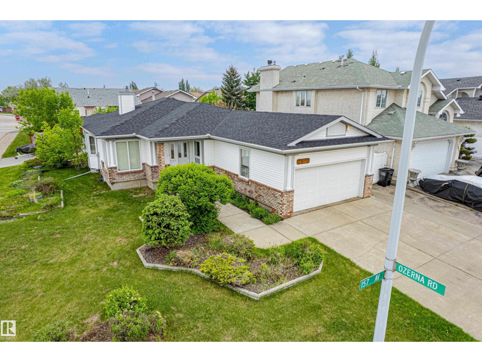 7020 157 AV NW - 2