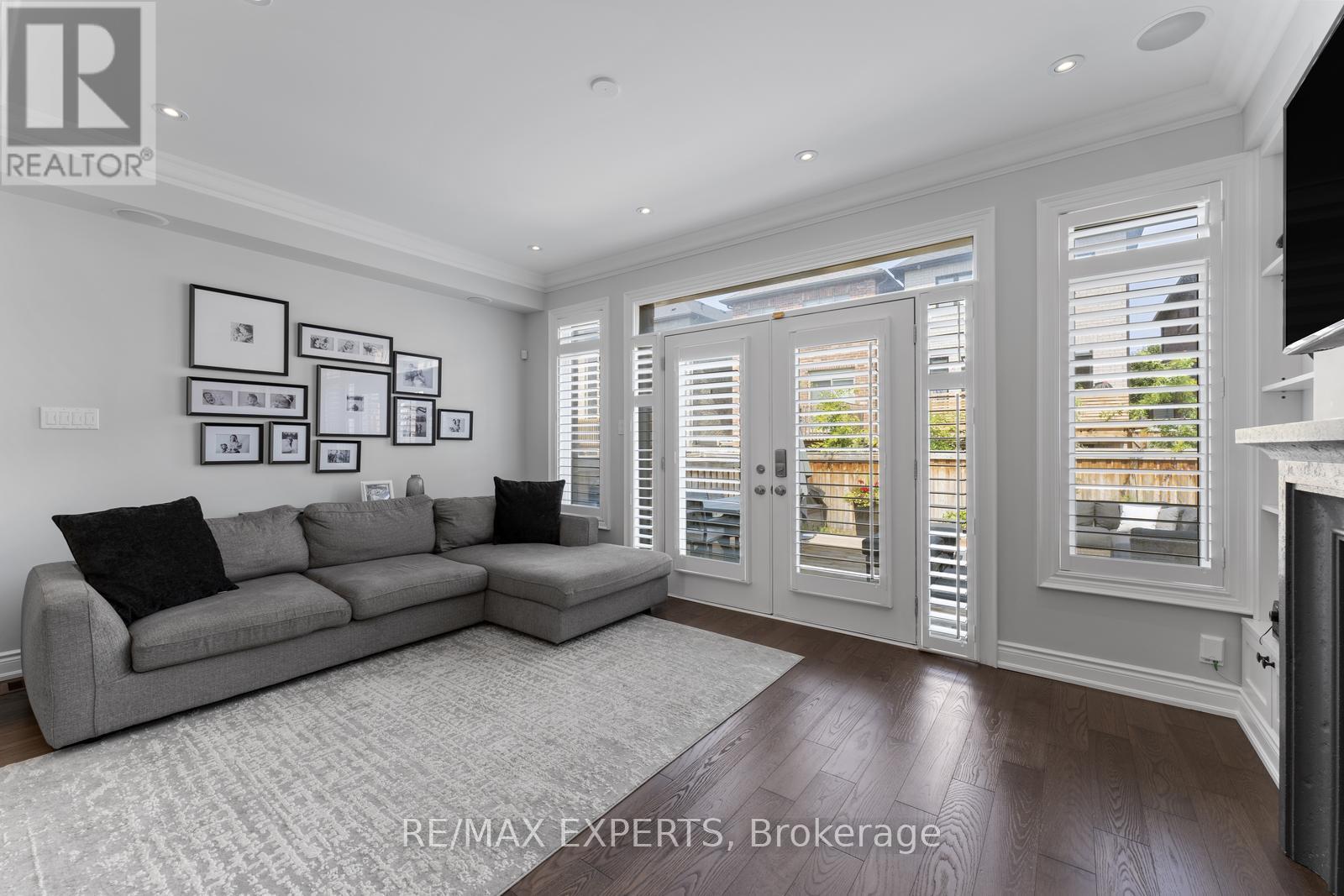 30 ZENITH AVENUE - 16