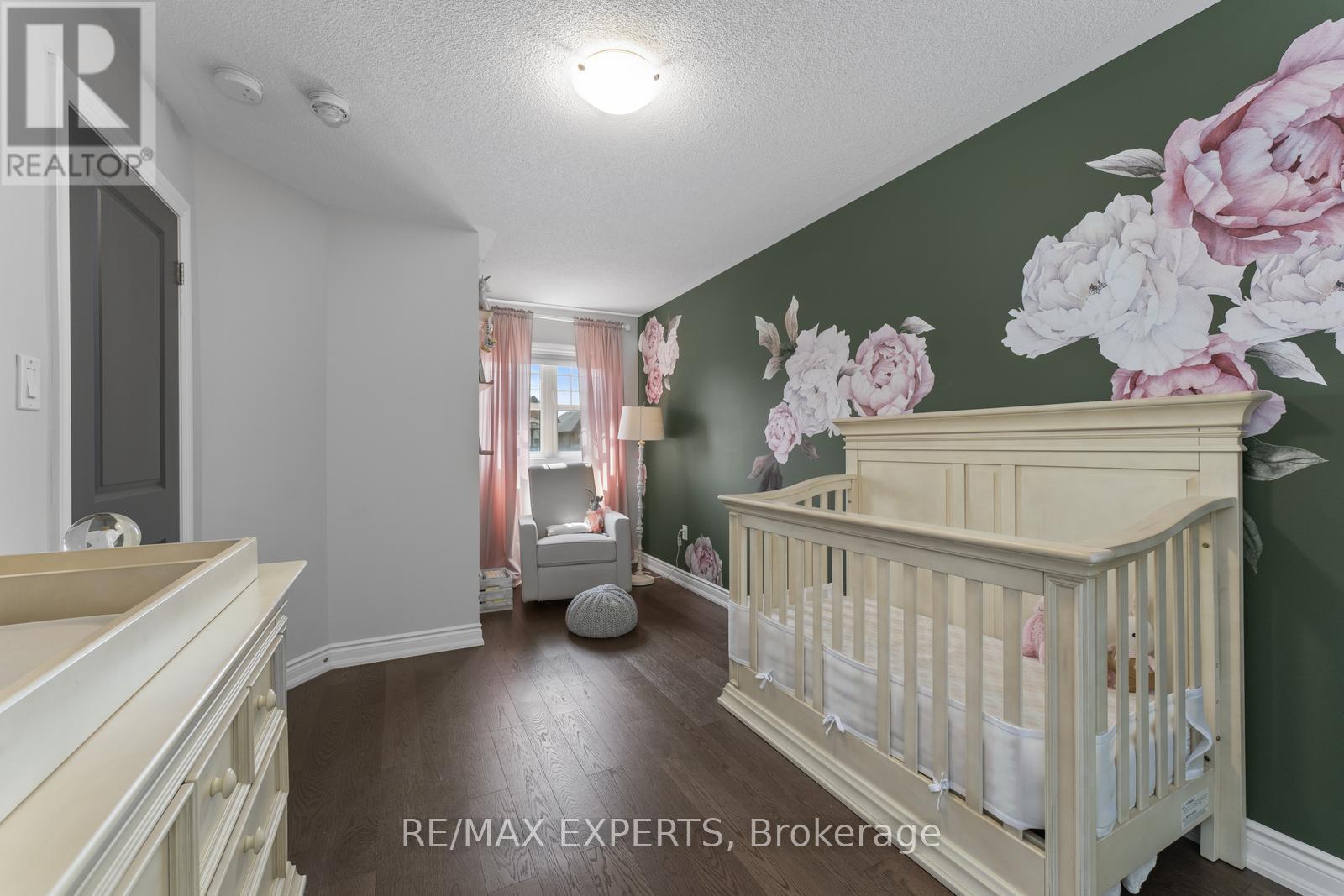 30 ZENITH AVENUE - 32