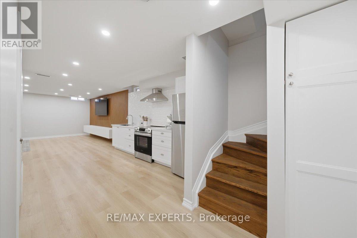 30 ZENITH AVENUE - 33