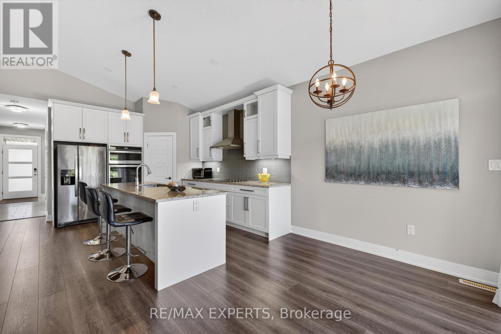 #21 10 MCPHERSON COURT - 18