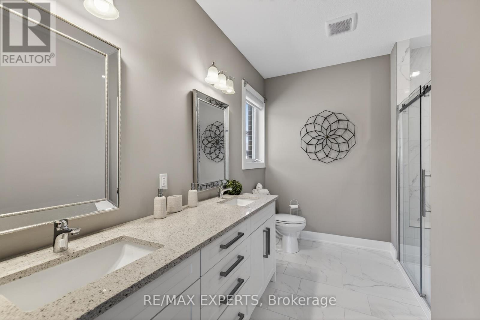 #21 10 MCPHERSON COURT - 25