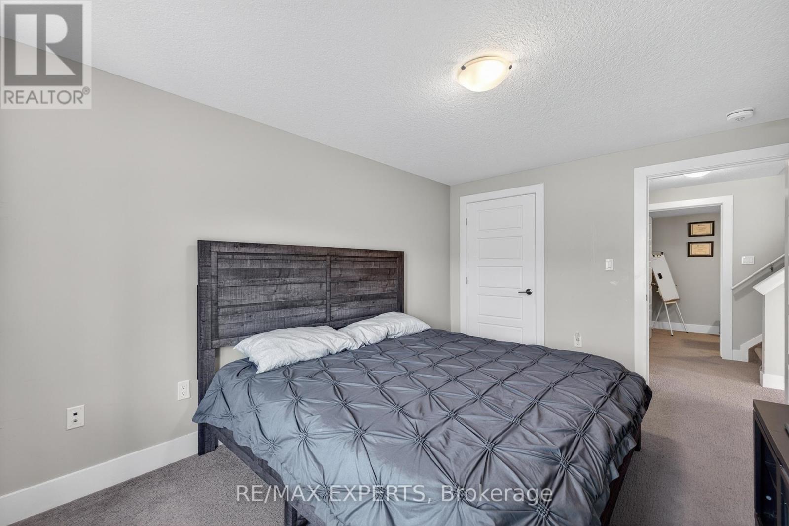 #21 10 MCPHERSON COURT - 35
