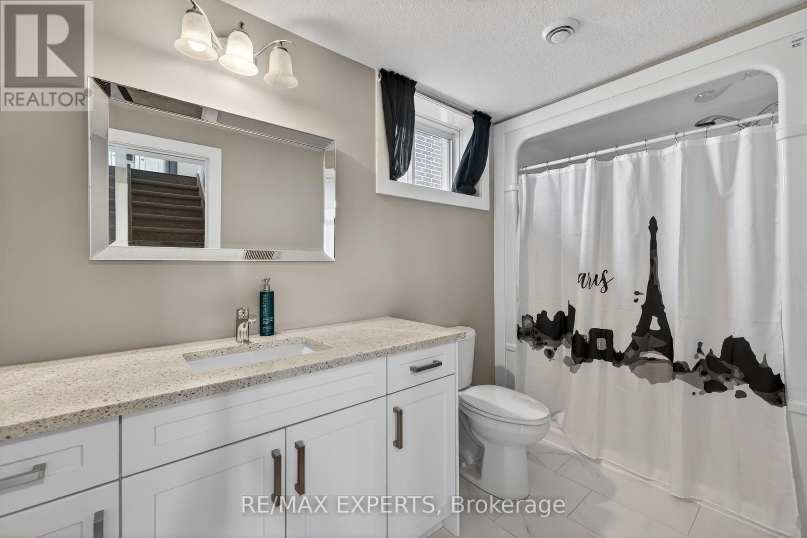 #21 10 MCPHERSON COURT - 36