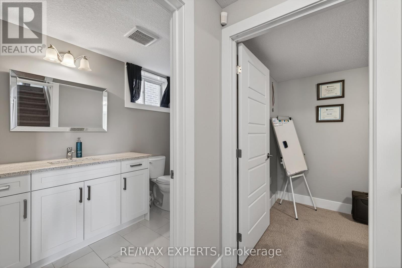 #21 10 MCPHERSON COURT - 39