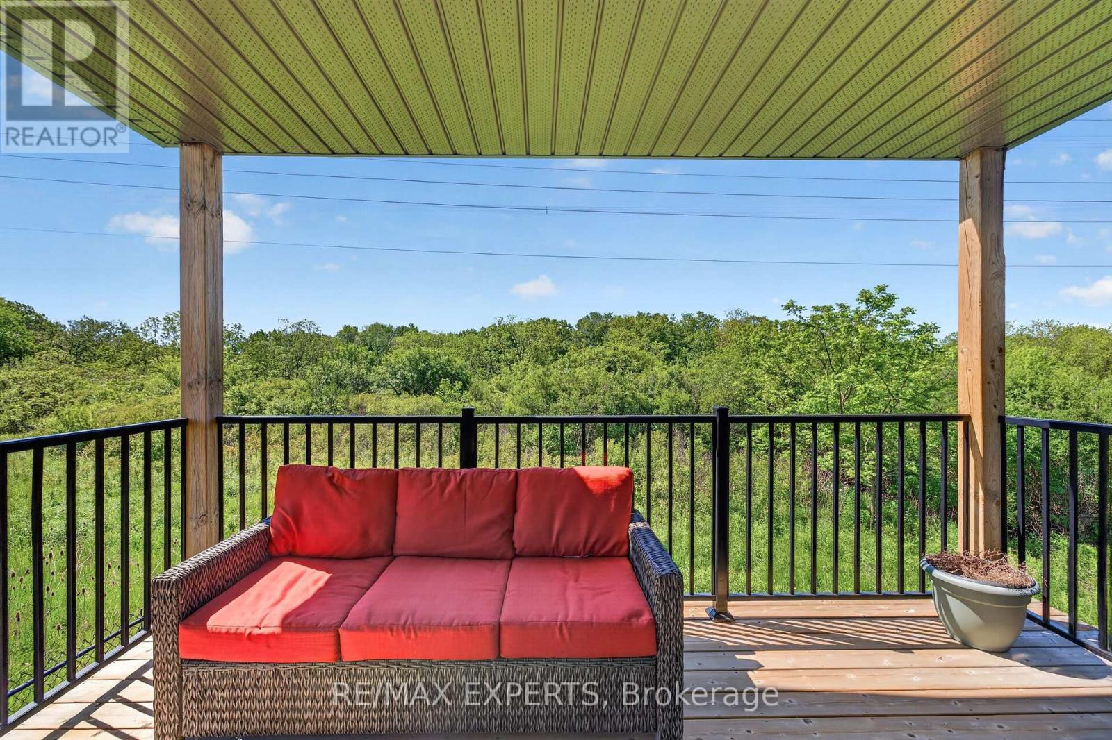 #21 10 MCPHERSON COURT - 42
