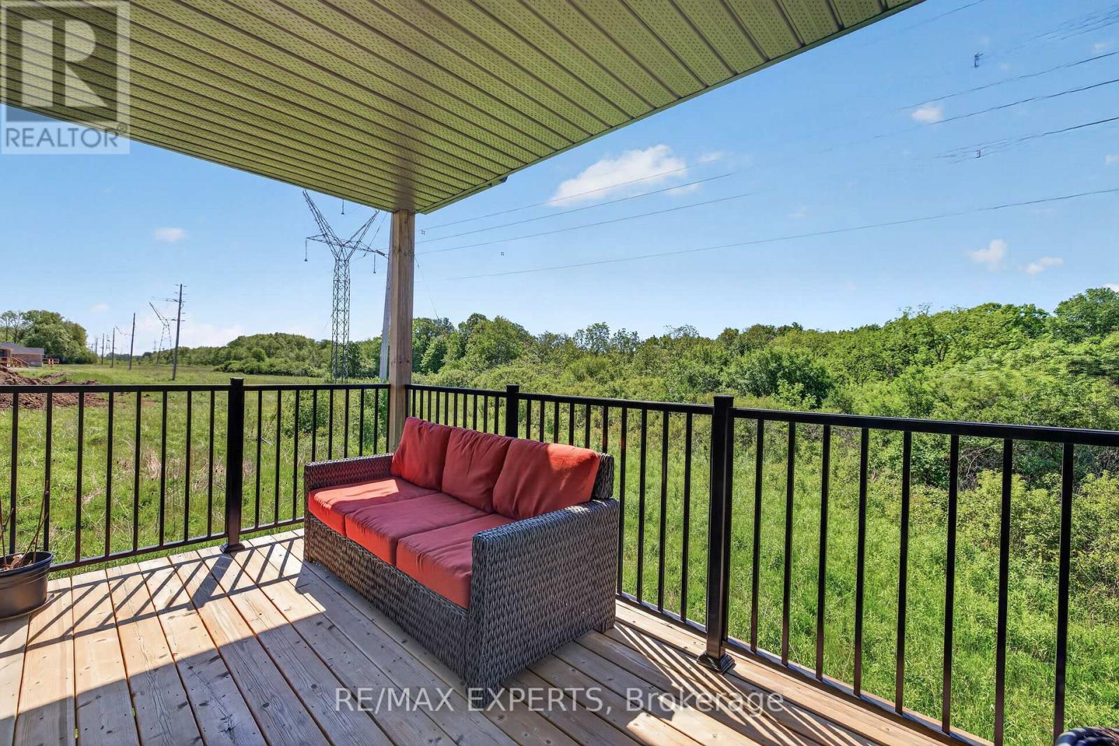 #21 10 MCPHERSON COURT - 45