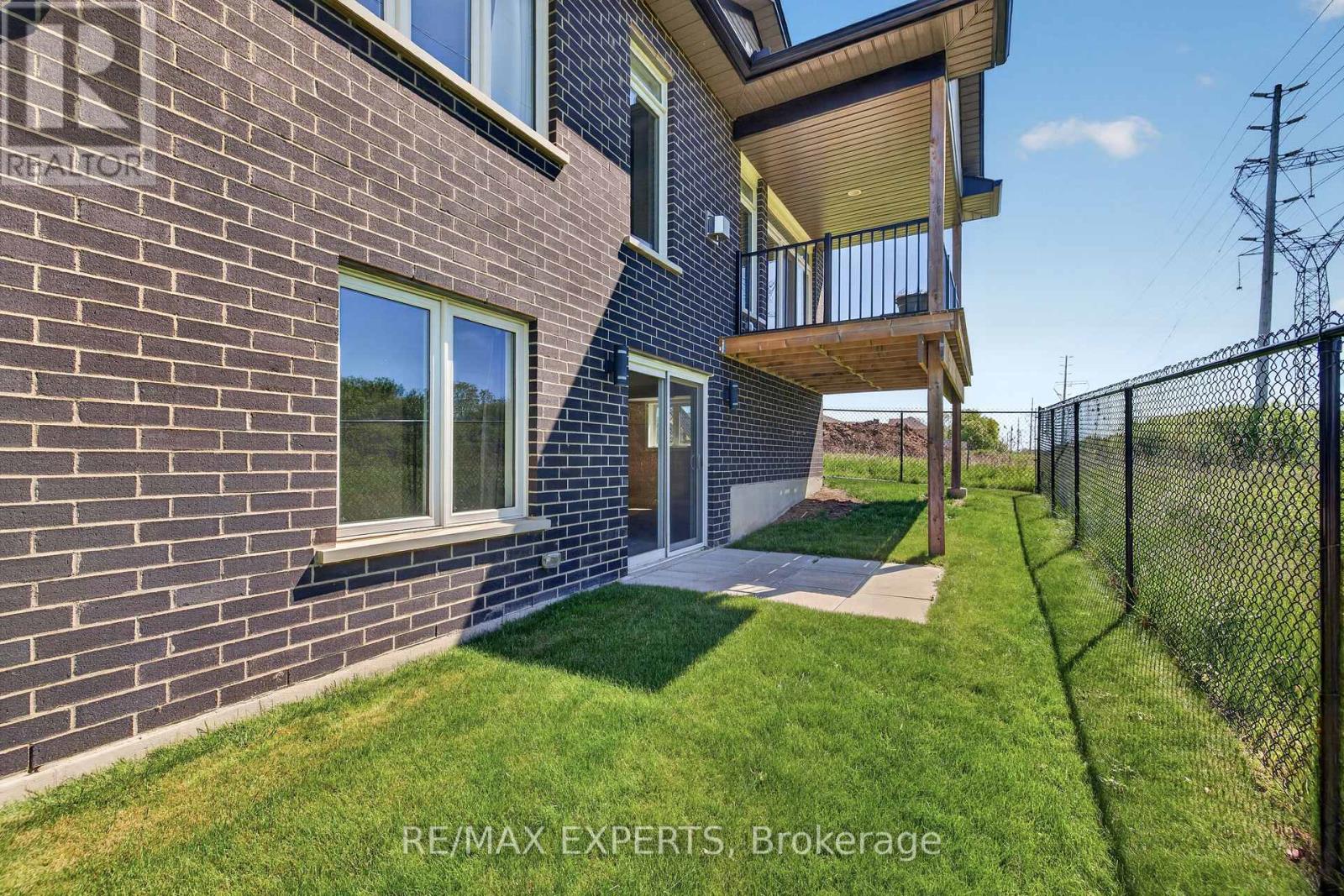 #21 10 MCPHERSON COURT - 46